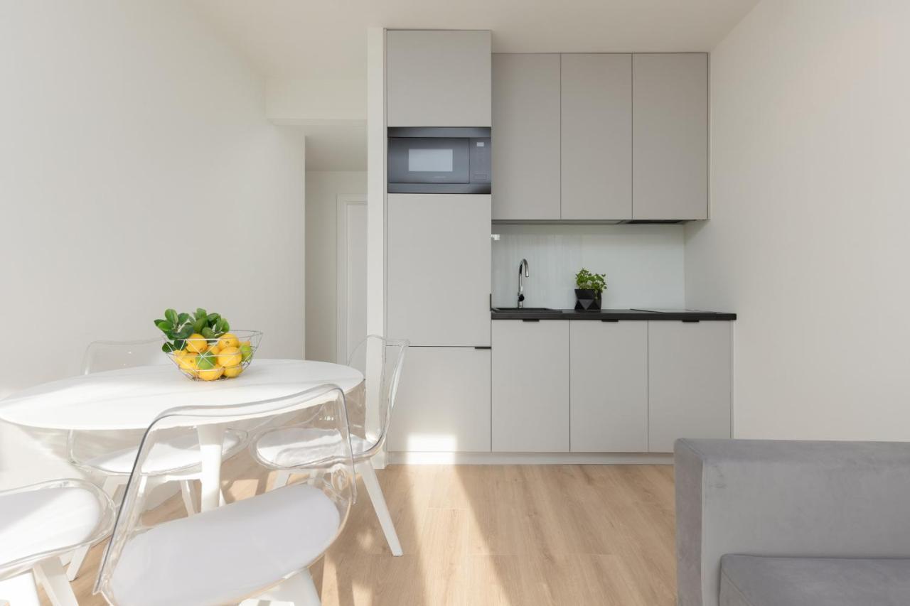 Апартаменти Cosy Dream Center By Renters Варшава