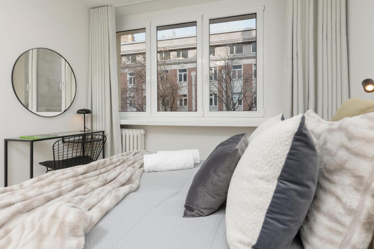 Апартаменти Cosy Dream Center By Renters Варшава